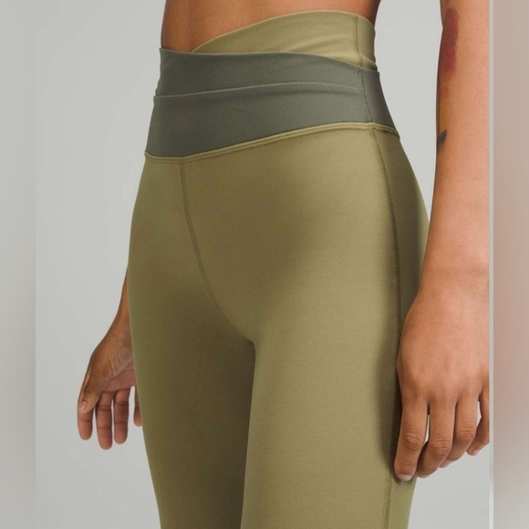 Lululemon Throwback Astro Pant | Size 4 - Picture 5 of 11